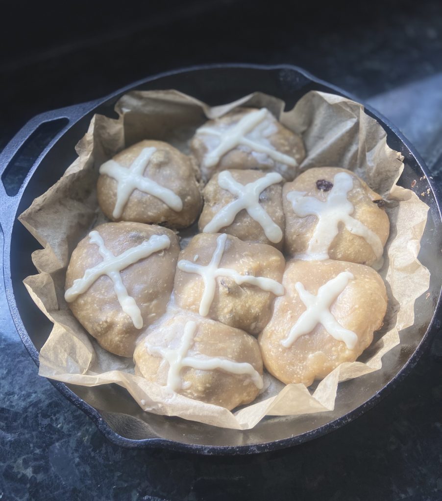 homemade hot cross buns with frosted cross